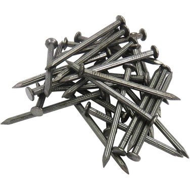 Tree Island 2-1/2" Fluted Concrete Nails - 200 Pack