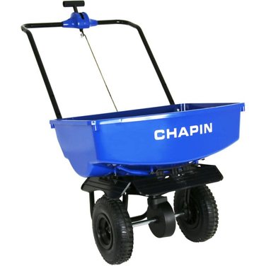 Chapin 65lb Capacity Salt/Ice Melt Spreader