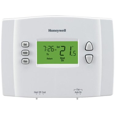 HONEYWELL HOME5-1-1 Day Programmable Thermostat