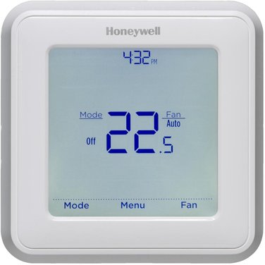 HONEYWELL HOME7 Day Programmable Touchscreen Thermostat